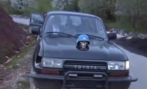 Vânătoare de oameni la Sarajevo. „Îmi amintesc de o femeie din România care trebuie să fi ucis peste zece persoane”, spune fostul şef al poliţiei. Un alt martor susţine că actualul preşedinte sârb Vucic îi ajuta pe lunetiştii amatori - The Times