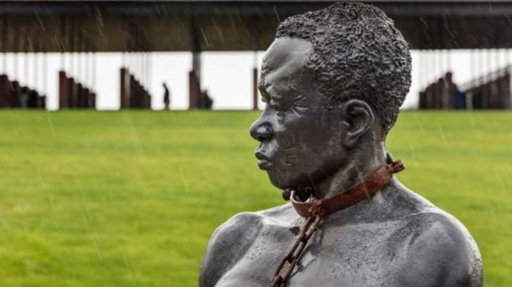 Ghana urmează să depună un proiect de rezoluţie la ONU privind recunoaşterea traficului de sclavi africani drept ”cea mai mare crimă împotriva umanităţii”, anunţă preşedintele ghanez John Mahama, un demers susţinut de Uniunea Fricană şi Comunitatea Caraibelor