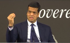 UE trebuie să renunţe la „pesimismul” cu privire la inteligenţa artificială, transmite un oficial al Casei Albe. Consilierul principal al preşedintelui american Donald Trump critică dur Legea privind IA adoptată de Bruxelles