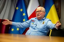 Trump este fie un ”trădător”, fie un lider ”excepţional”, apreciază Lech Walesa înaintea marcării a patru ani de la invazia rusă a Ucrainei. ”Până acum, încă nu ştiu care i se aplică”.”Aparent, azi, el pare să fie valetul Rusiei”