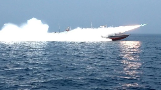 Gardienii Revoluţiei desfăşoară exerciţii militare pe coastele insulelor de la Golful Persic