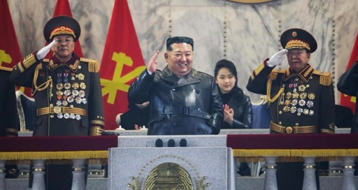 Congresul al IX-lea al partidului unic din Coreea de Nord se încheie cu o mare defilare militară la Phenian. Gradaţi de rang înalt din armată au depus un ”jurământ de credinţă” dictatorului Kim Jong Un
