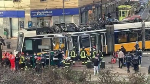 UPDATE - Un mort şi mai mulţi răniţi grav după ce un tramvai a deraiat la Milano