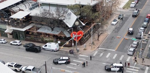 Trei morţi şi 14 răniţi într-un atac armat asupra unui bar din Texas. FBI investighează incidentul ca posibil act de terorism