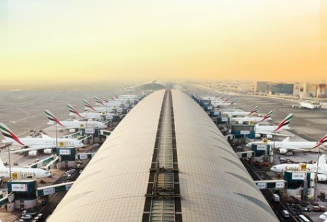 Zborurile de pe aeroporturile din Dubai se reiau „limitat” luni seara, în principal pentru repatrieri
