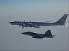 Două avioane ruseşti de spionaj şi antisubmarin de tip Tu-142, interceptate şi escortate în afara ADIZ, lângă Alaska, de o adevărată flotilă americano-canadiană, de două F-35, două F-16, patru KC-135 şi alte aeronave, anunţă NORAD