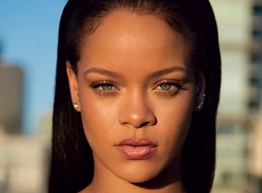Focuri de armă trase asupra casei starului pop Rihanna din Beverly Hills. Nu există victime - VIDEO