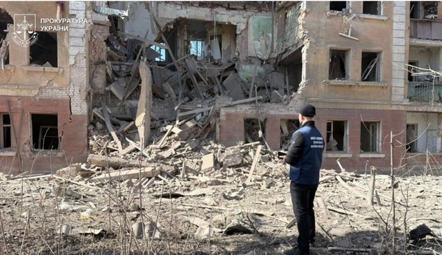 Patru persoane au fost ucise într-un atac al Rusiei la Sloviansk. Putin a fost informat că ucrainenii mai deţin controlul asupra a 15-17 la sută din regiunea Doneţk