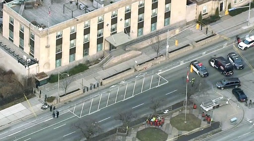UPDATE-Focuri de armă, în faţa Consulatului SUA la Toronto, la câteva zile după manifestaţii împotriva Războiului în O.Mijlociu, anunţă poliţia. Nicio persoană nu a fost rănită