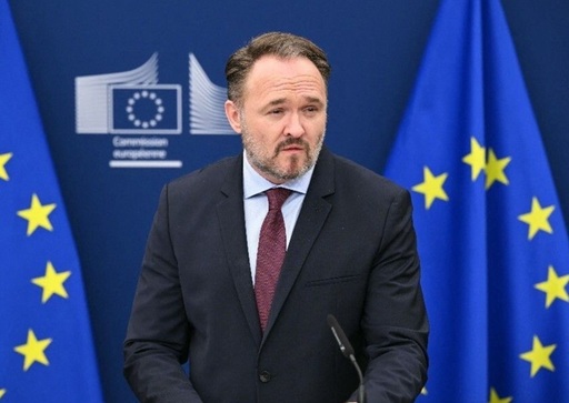 UE le recomandă statelor membre ”care pot” să scadă preţul energiei. Comisarul european însărcinat cu Energia, danezul Dan Jorgensen, calculează că această măsură poate reduce factura consumatorului cu o medie de ”200 de euro pe an”