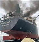 UPDATE - O a treia navă a fost lovită miercuri de un proiectil în apropierea Strâmtorii Ormuz. Vrachierul este thailandez şi are 23 de oameni la bord