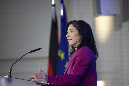 Germania deblochează o parte din rezervele sale strategice de petrol