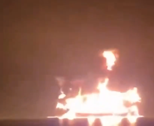 Petroliere ard în apropierea Irakului, în timp ce atacurile iraniene contrazic afirmaţia lui Trump că a ”câştigat” războiul - VIDEO