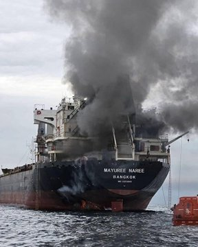 Trei membri ai echipajului ”se crede că sunt blocaţi” la bordul navei thailandeze atacate în Golful Persic
