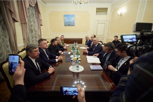 Zelenski îi spune, într-o întâlnire la Paris, lui Reza Pahlavi, că vrea ”un Iran liber, care nu cooperează cu Rusia”