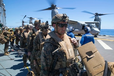 SUA desfăşoară 2.500 de puşcaşi marini şi trei nave suplimentare în Războiul din O.Mijlociu. Cererea a fost formulată de CENTCOM şi aprobată de Hegseh, dezvăluie WSJ