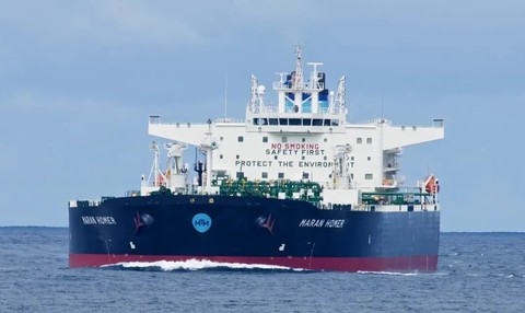 O navă grecească a fost lovită în Marea Neagră de o dronă sau o rachetă. Cei 24 de marinari, între care un român, sunt teferi