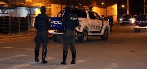 Ecuadorul lansează o operaţiune antidrog de două săptămâni cu susţinerea SUA. Interdicţie de circulaţie pe timpul nopţii în patru provincii de coastă. 30.000 de militari înarmaţi puternic, convoaie de blindate, motociclete şi elicoptere participă la opera