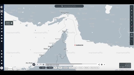 Un petrolier pakistanez încărcat cu petrol brut traversează Strâmtoarea Ormuz. Nava era amarată la 28 februarie pe Insula Das, un hub de export de petrol în Emiratele Arabe Unite. 77 de nave au traversat strâmtoarea de la începutul Războiului în O.Mijloci