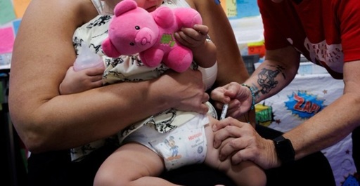 Un judecător suspendă reforma politicii vaccinării a vaccinoscepticului Robert Kennedy Jr. şi aplică o lovitură politicilor în domeniul sănătăţii ale administraţiei Trump