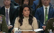 Şefa serviciilor secrete americane Tulsi Gabbard declară că Iranul nu a încercat să reia programul de îmbogăţire a uraniului după ultimul conflict, aparent contrazicându-l pe Trump. Audiată în Congres, ea spune că regimul iranian „pare să fie intact”