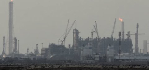 Compania QatarEnergy raportează „daune considerabile” la o instalaţie de gaze în urma unui atac iranian