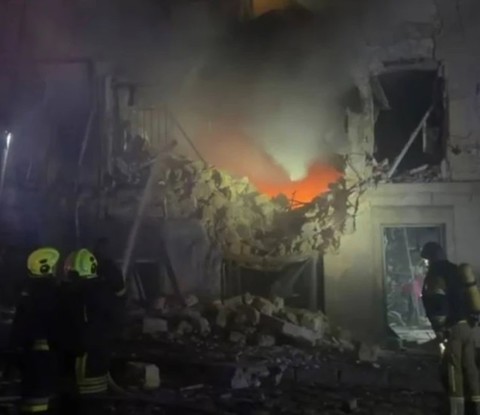 Dronele ruseşti au lovit blocuri de locuinţe în Odesa. Atacuri şi la Liov, unde a fost lovit sediul SBU