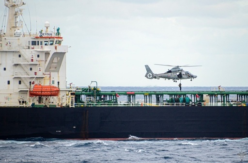 Un petrolier care venea de la Murmansk, în Rusia, Deyna, interceptat de către Marina franceză în vestul Mării Mediterane. ”Războiul din Iran nu va deturna Franţa de la susţinerea Ucrainei”, salută Macron