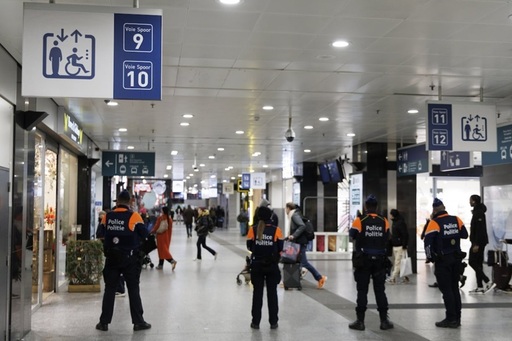 Gara Bruxelles-Midi, evacuată şi traficul trenurilor oprit, după descoperirea a două colete suspecte, unul într-un tren staţionat, altul pe un peron