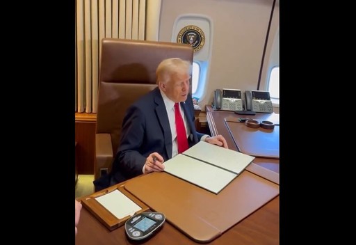 Democraţii câştigă un scrutin în circumscripţia Mar-a-Lago din Florida, bastionul lui Donald Trump. Preşedintele a votat prin corespondenţă, deşi critică această practică şi vrea să o restricţioneze