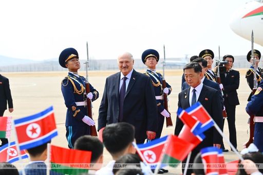Liderul belarus Aleksandr Lukaşenko se află în Coreea de Nord, fiind în premieră oaspetele lui Kim Jong Un
