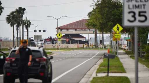 Un bărbat, Alen Zheng, inculpat cu privire la plasarea unui dispozitiv exploziv improvizat la cartierul general al CENTCOM. Suspectul ”se află în prezent în China”, iar sora sa, suspectată de faptul că l-a ajutat să fugă, a fost arestată, anunţă directorul FBI Kash Patel