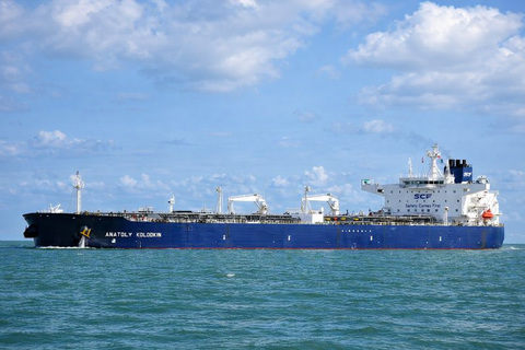 Statele Unite permit unui petrolier rusesc să se apropie de Cuba, în ciuda blocadei