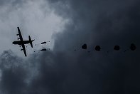 Mii de paraşutişti ai armatei SUA sosesc în Orientul Mijlociu pe fondul intensificării concentrării de forţe. Ce opţiuni are Trump