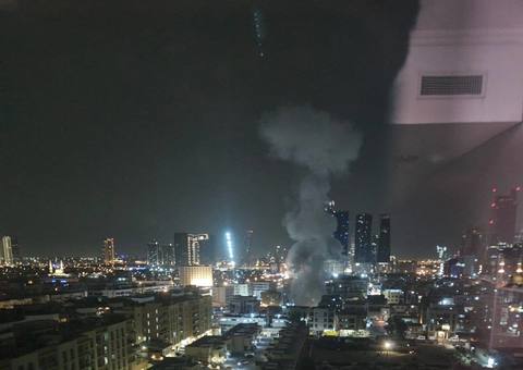 Atac cu rachete în Dubai: patru persoane au fost rănite, un petrolier kuweitian a fost lovit în port şi este posibilă o maree neagră