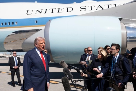 Aeroportul de la Palm Beach, lângă Mar-a-Lago, urmează să poarte numele lui Trump