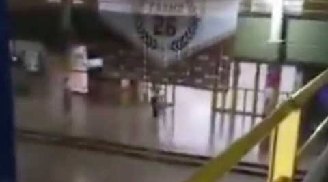 Un mort şi opt răniţi în centrul Argentinei, într-un atac cu o puşcă de vânătoare la Şcoala Mariano Moreno de la San Cristóbal, în provincia Santa Fe. Agresorul, un adolescent, arestat