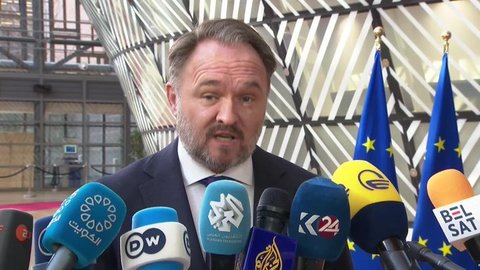 UE ar putea reactiva măsurile din criza energetică din 2022 ca răspuns la războiul cu Iranul. Guvernele, sfătuite să le ceară cetăţenilor să conducă mai puţin sau să renunţe la zboruri pentru a economisi combustibil 