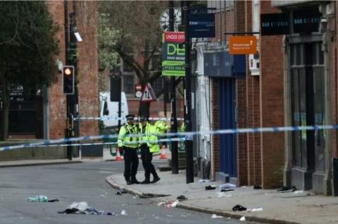 Bărbatul suspectat că a intrat cu maşina în şapte pietoni, într-un oraş din centrul Angliei, pus sub acuzare / El va apărea miercuri în faţa instanţei