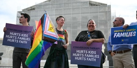 Curtea Supremă a SUA se pronunţă împotriva unei legi care interzice ”terapiile de conversie”