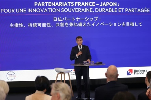 Macron laudă, la Tokyo, ”previzibilitatea” Europei şi-l critică pe Trump pentru că a lansat Războiul din O.Mijlociu fără să-şi ”prevină” aliaţii, loviţi de impactul economic al conflictului. El refuză o ”vasalizare” şi ”agende geopolitice care nu sunt ale