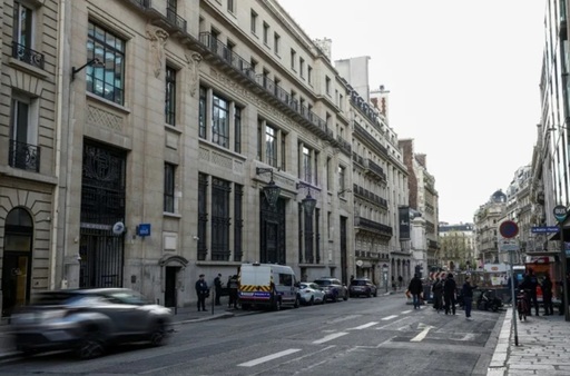 Parchetul francez antitero deschide o anchetă cu privire la terorism în urma atentatului dejucat la Bank of America la Paris. Tentativa ”pare că poate fi legată” de grupusculul ”Harakat Ashab al-Yamin al-Islamiya”, care a revendicat atacuri în Belgia, Regatul Unit şi Olanda