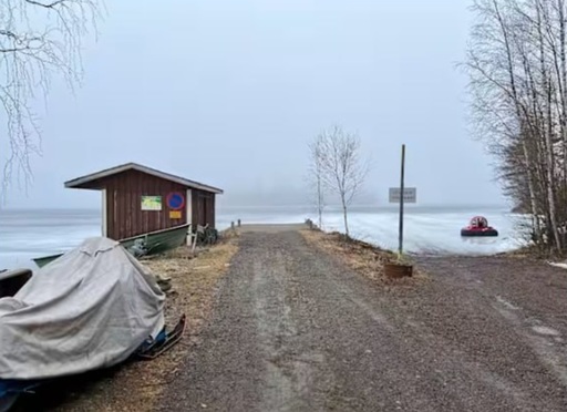 Grănicerii finlandezi anunţă că o dronă găsită marţi pe Lacul Pyhajarvi, îngheţat, în estul Finlandei, în apropierea frontierei cu Rusia, este ucraineană. Drona, ”neutralizată” printr-o ”explozie controlată”