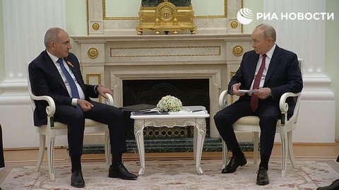 O aderare a Armeniei la UE este ”pur şi simplu imposibilă” îi spune Putin, la Kremlin, lui Paşinian. El îi cere ca mişcări politice ”proruse” să participe în alegerile legislative armene, prevăzute în iunie