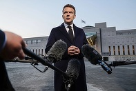 Macron îl acuză pe Trump că goleşte NATO de substanţă prin faptul că creează ”zilnic îndoială cu privire la angajamentul său” în Alianţă. Nu trebuie ”să spunem zilnic contrariul a ceea ce am spus cu o zi mai înainte” despre NATO şi Războiul din Iran. ”Ăst