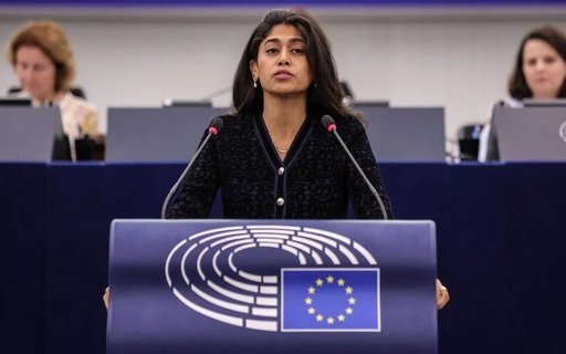 Eurodeputata franceză Rima Hassan a fost reţinută pentru „apologie a terorismului”