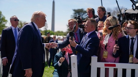 Trump evocă, la o ceremonie de Paşte, la Casa Albă, o propunere ”foarte importantă” de încetarea focului cu Iranul