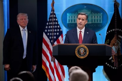 Directorul CIA John Ratcliffe dezvăluie că aviatorul doborât în Iran a fost salvat cu ajutorul unei tehnologii ”top secret” şi unei operaţiuni de diversiune. Hegseth evocă o reuniune de coordonare într-un apel care ”nu a clipit”. 