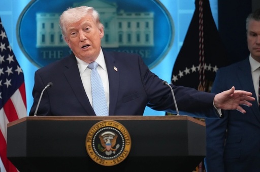 SUA pot distruge podurile şi centralele electrice din Iran ”în patru ore”, ameninţă Trump, care nu este îngrijorat ”deloc” de comiterea unor crime de război. ”Sper să nu fiu nevoit s-o fac”. ONU avertizează SUA să nu atace infrastructura civilă iraniană
