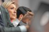 POLITICO: Marine Le Pen s-a întâlnit cu cel mai bogat om din Franţa şi cu alţi directori executivi importanţi la o cină secretă. Comunitatea franceză de afaceri încearcă de luni de zile să stabilească legături cu extrema dreaptă
